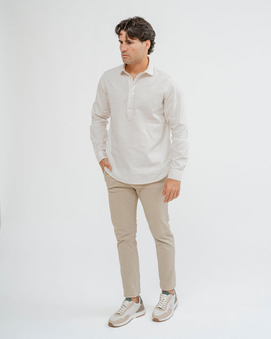 Camisa estilo polera blanca de algodón para hombre
