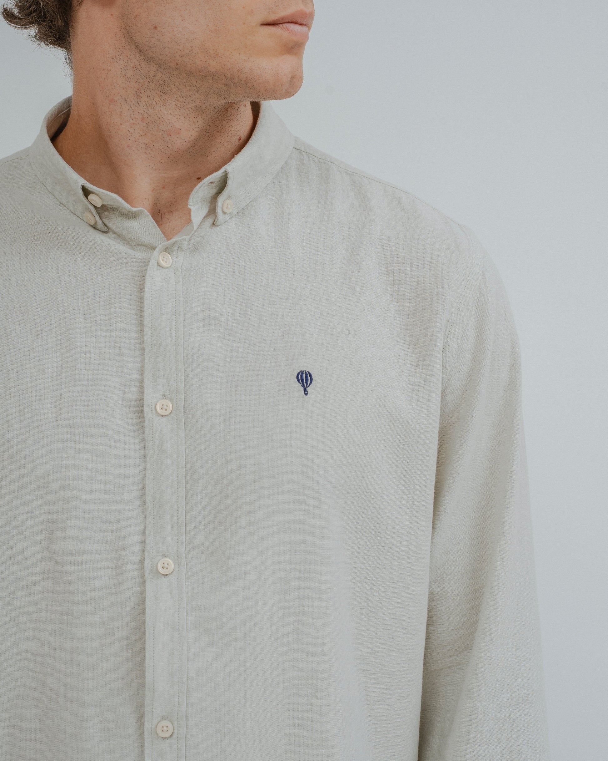 Camisa de lino y algodón verde de manga larga para hombre
