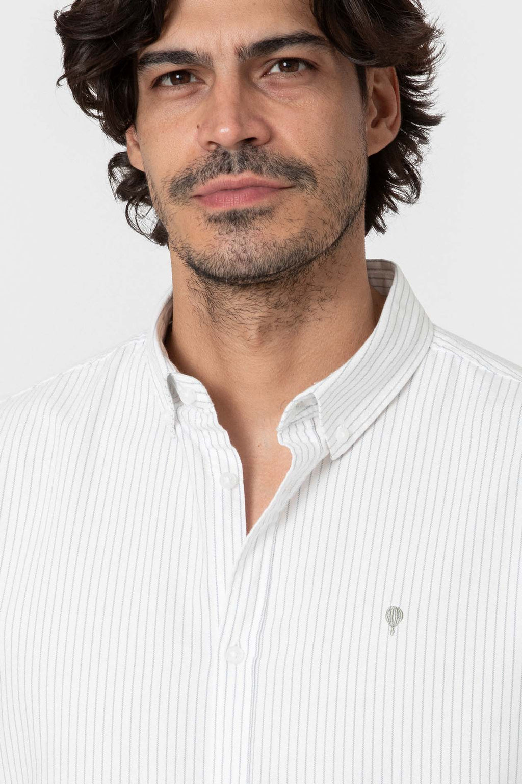 Camisa Oxford de hombre de rayas finas en algodón