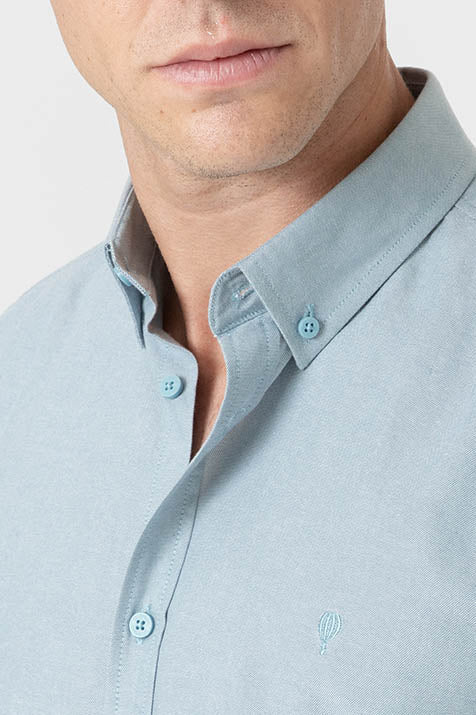 Camisa Oxford celeste de algodón para hombre