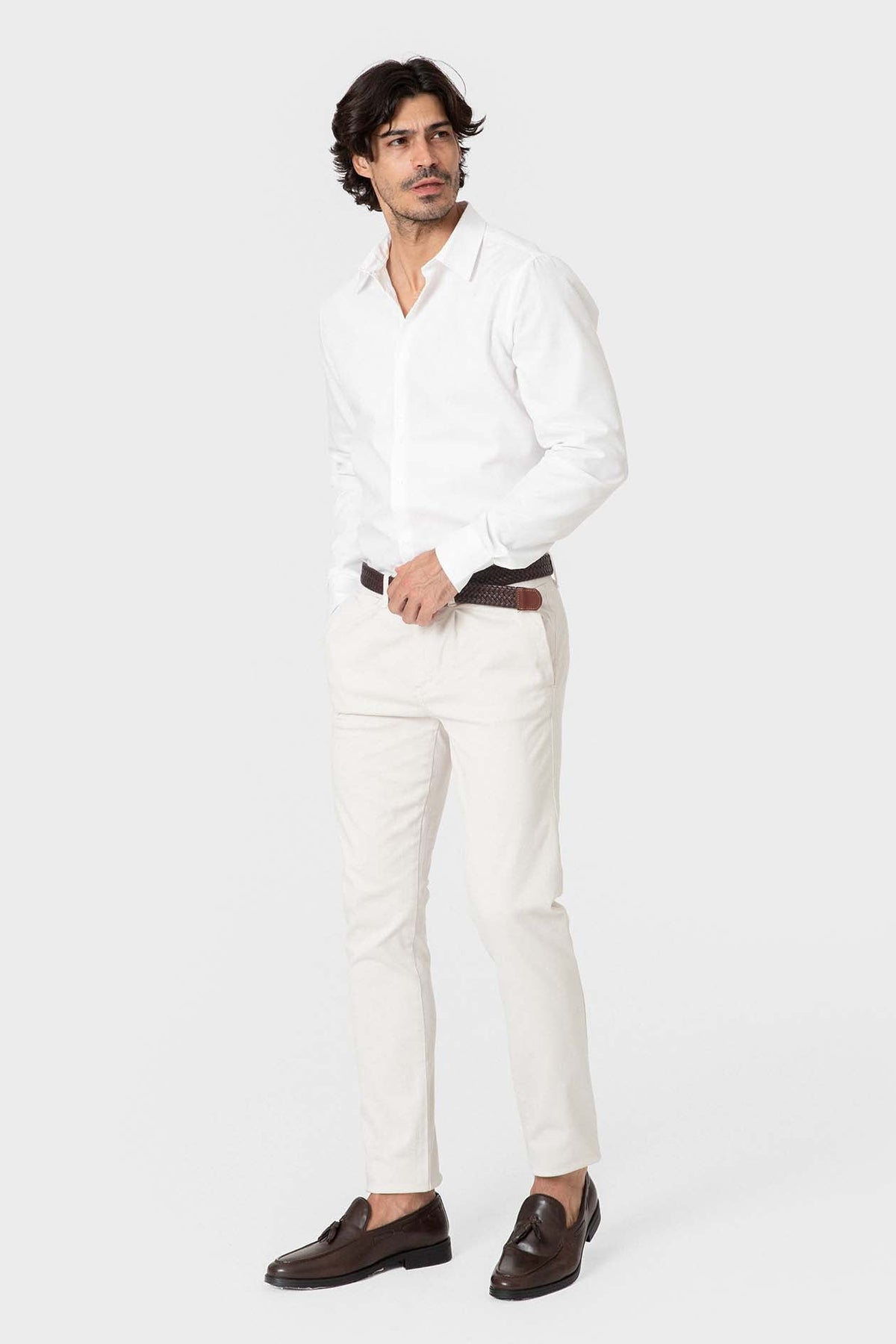 Camisa de vestir blanca con brocado para hombre