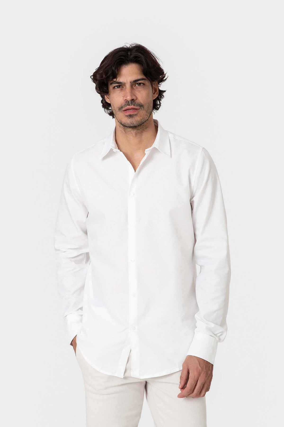 Camisa de vestir blanca con brocado para hombre