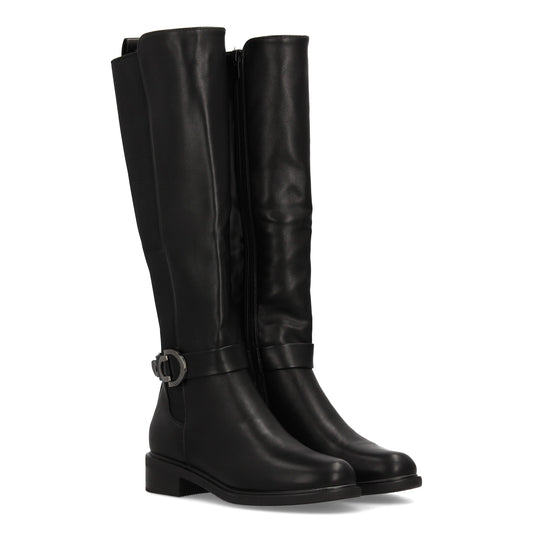Bota alta negra de mujer, caña lisa, con hebilla decorativa, tacón bajo y cremallera.