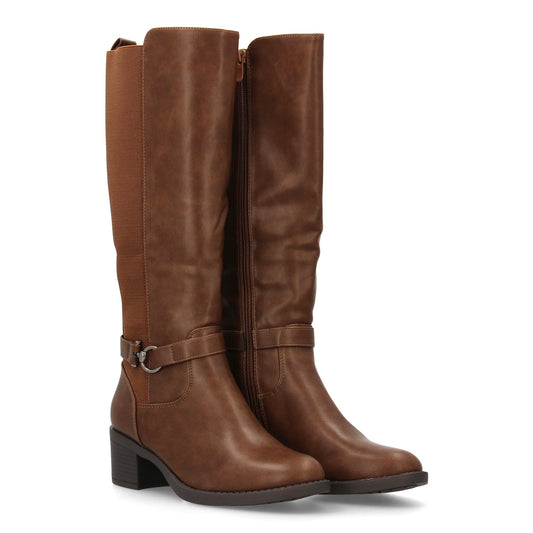 Botas de tacón color café de mujer, detalle de hebilla, caña elástica y cremallera, otoño invierno.