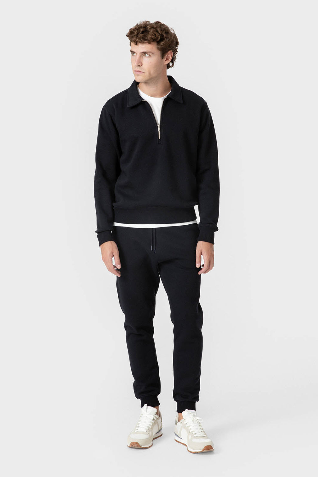 Sudadera azul marino de hombre con cuello polo y cremallera