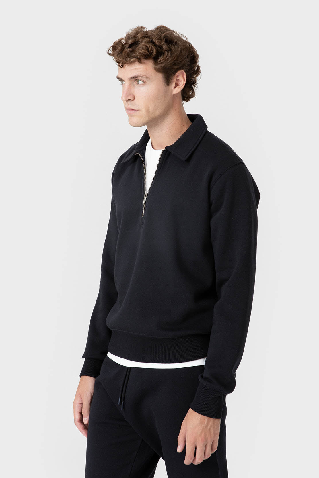 Sudadera azul marino de hombre con cuello polo y cremallera