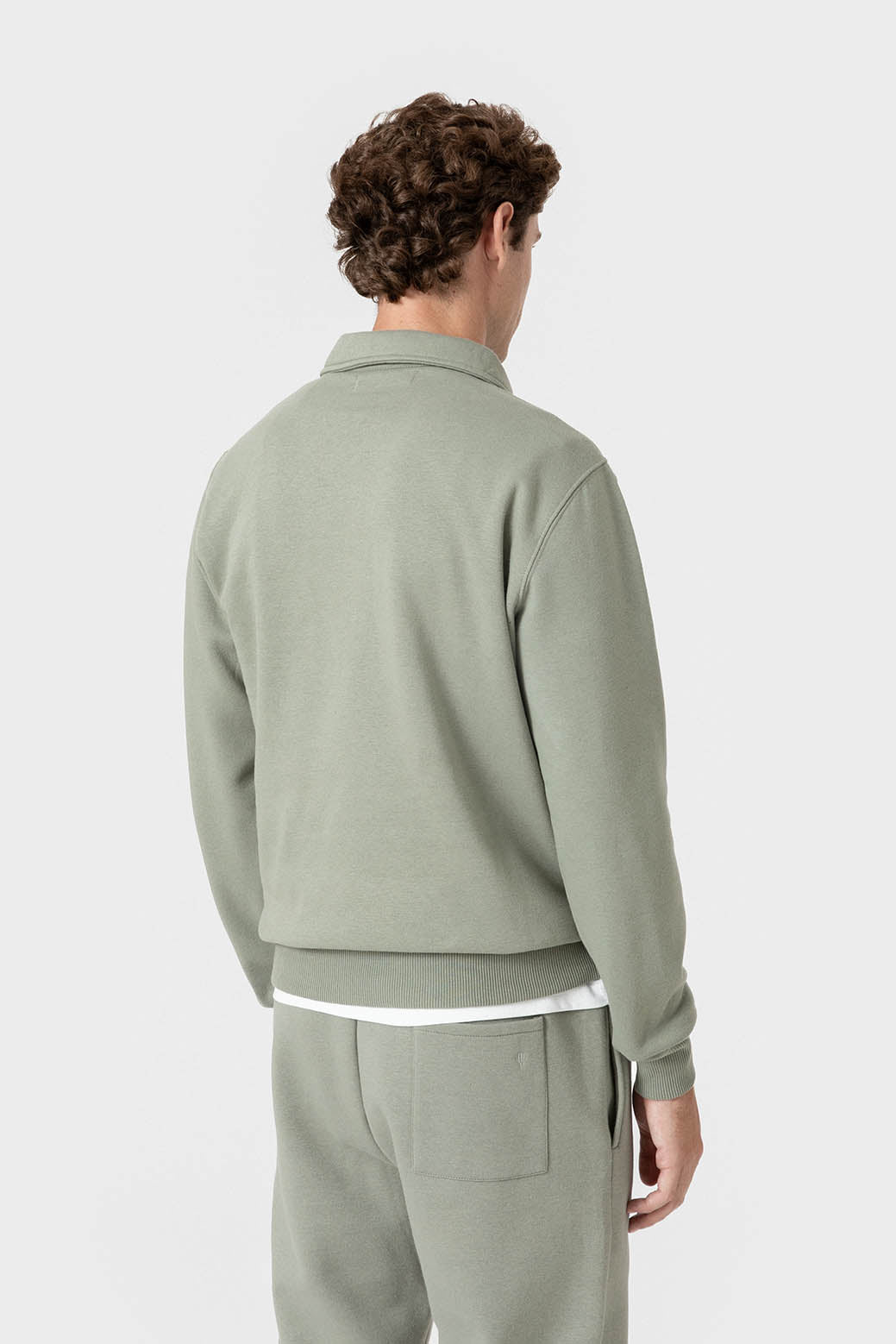 Sudadera verde de hombre con cuello polo y cremallera