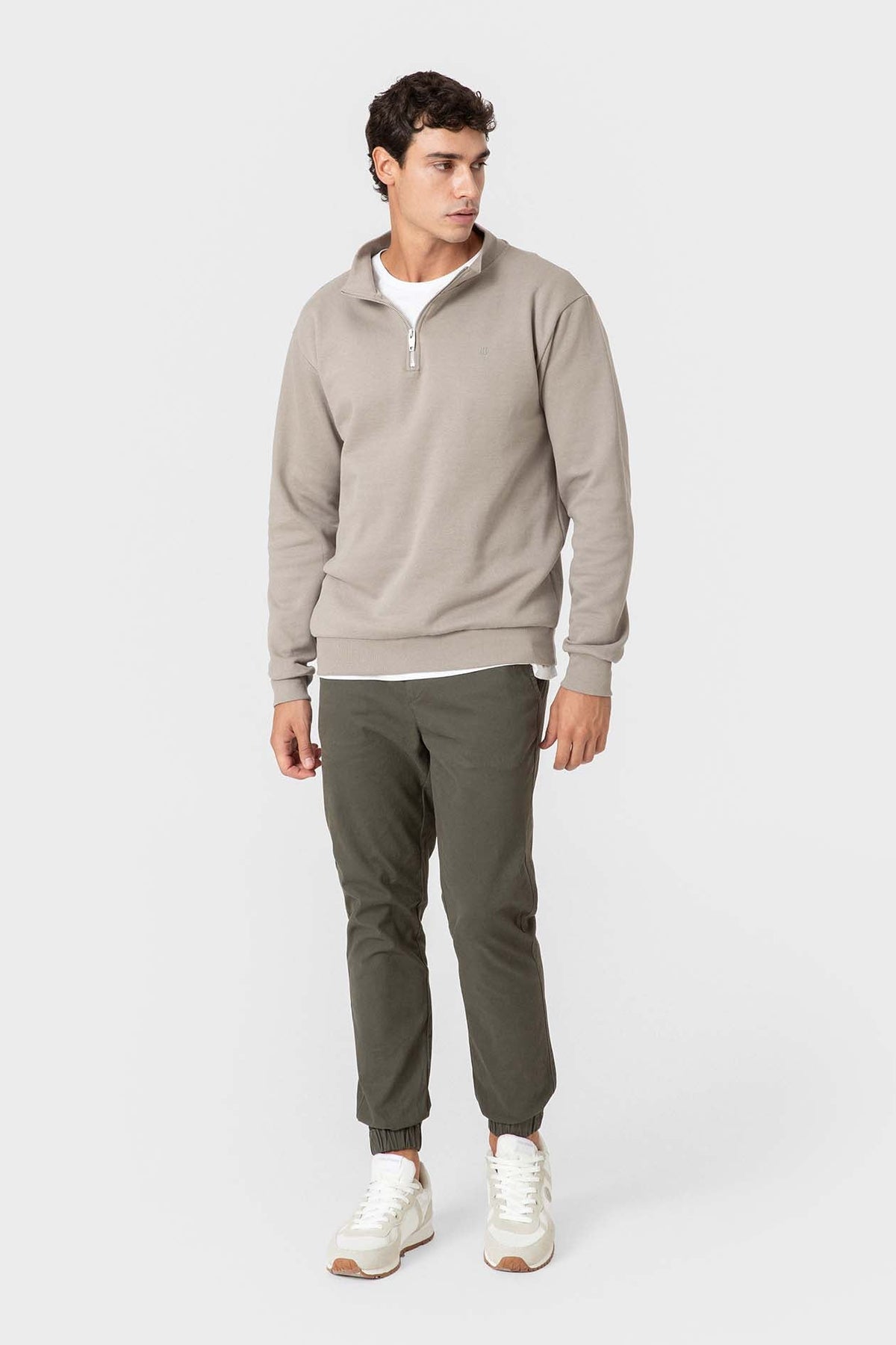Sudadera beige de algodón con cuello chimenea para hombre