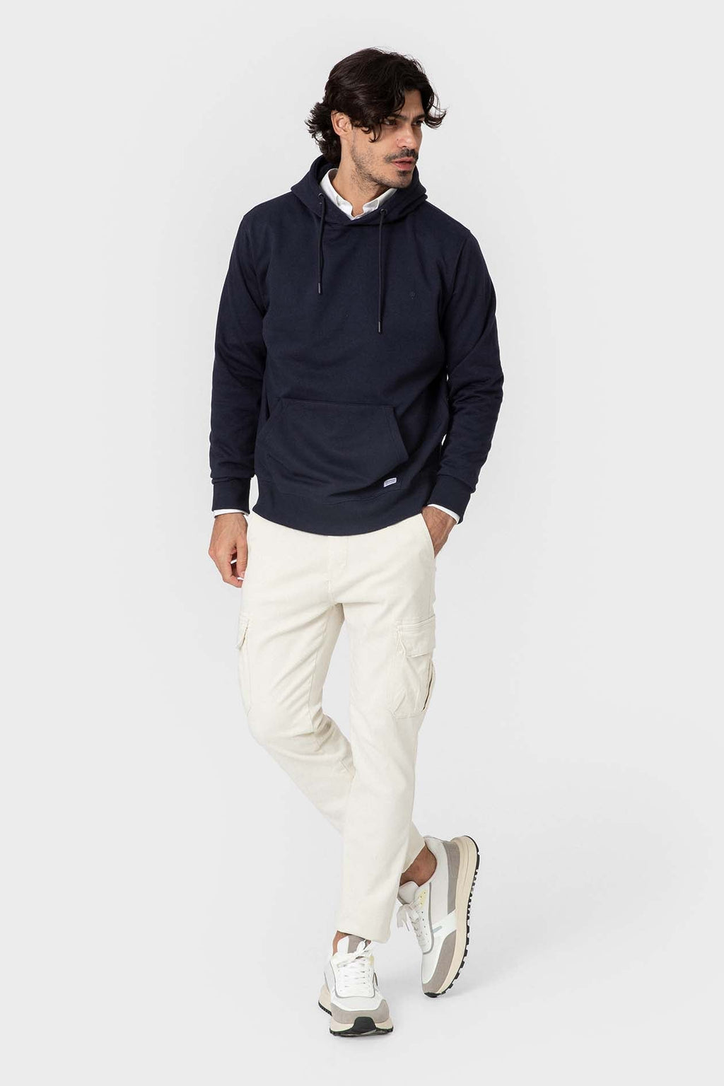 Sudadera azul con capucha y bolsillo canguro para hombre