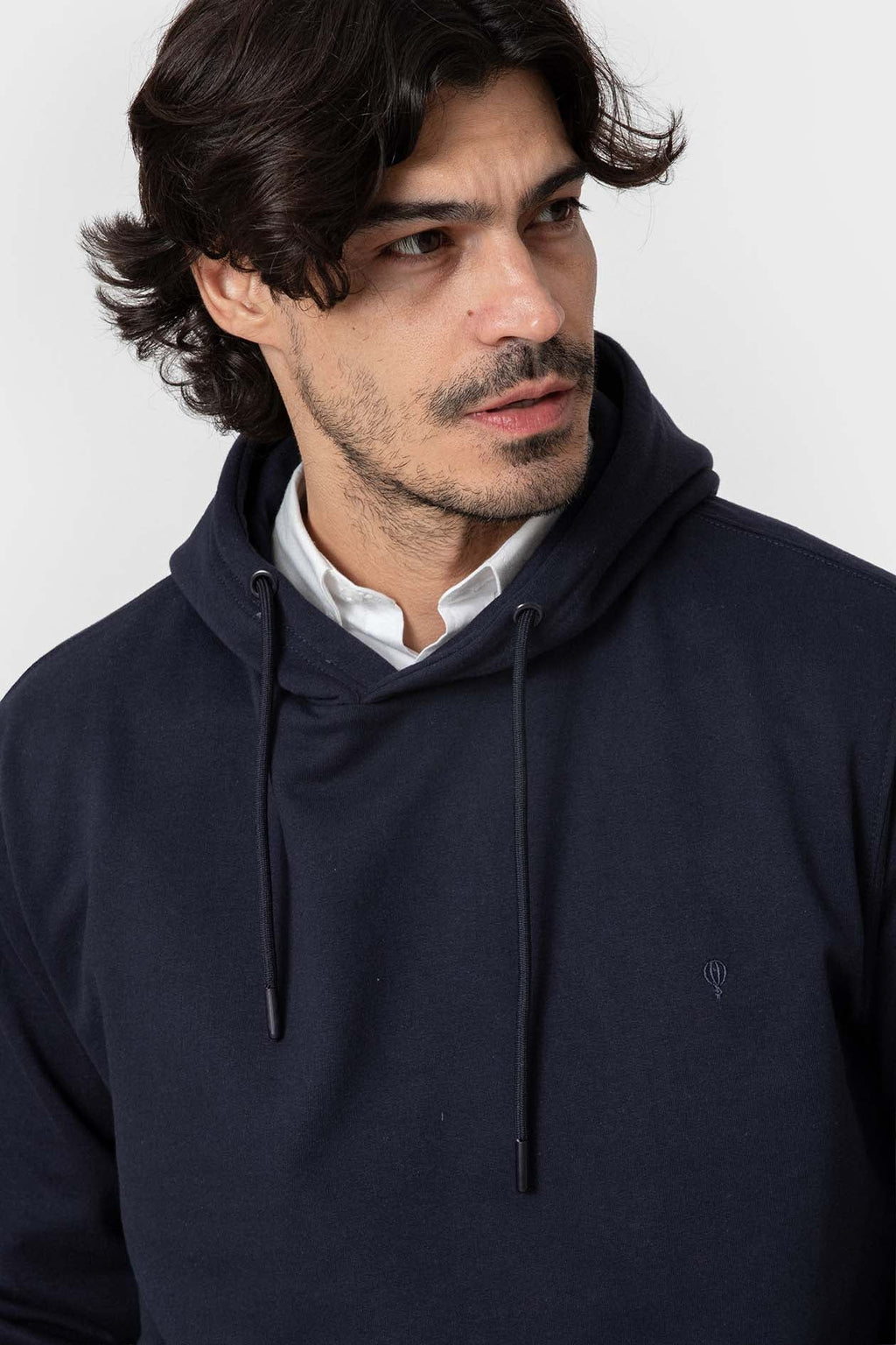 Sudadera azul con capucha y bolsillo canguro para hombre