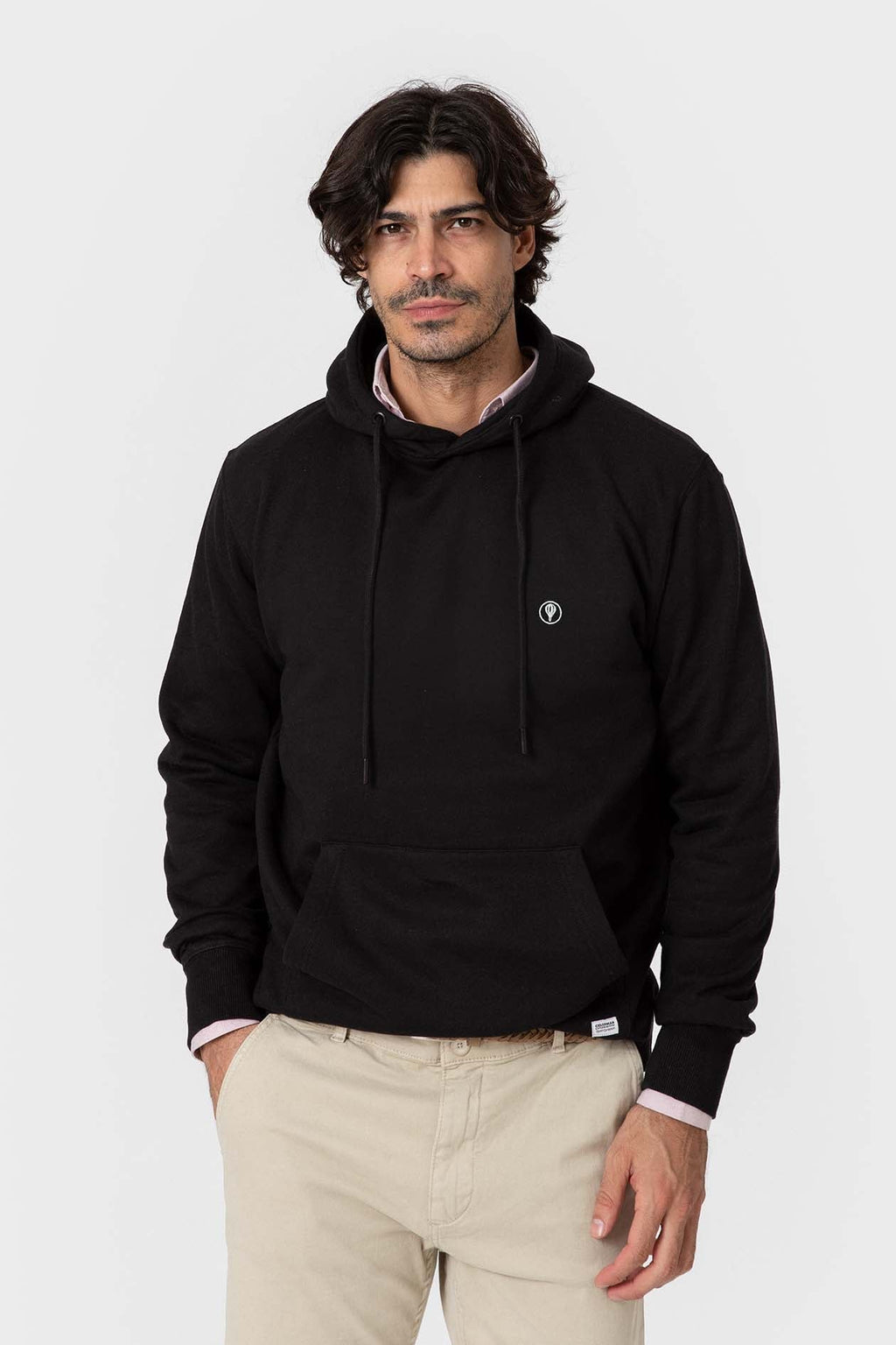 Sudadera negra con capucha y bolsillo canguro para hombre