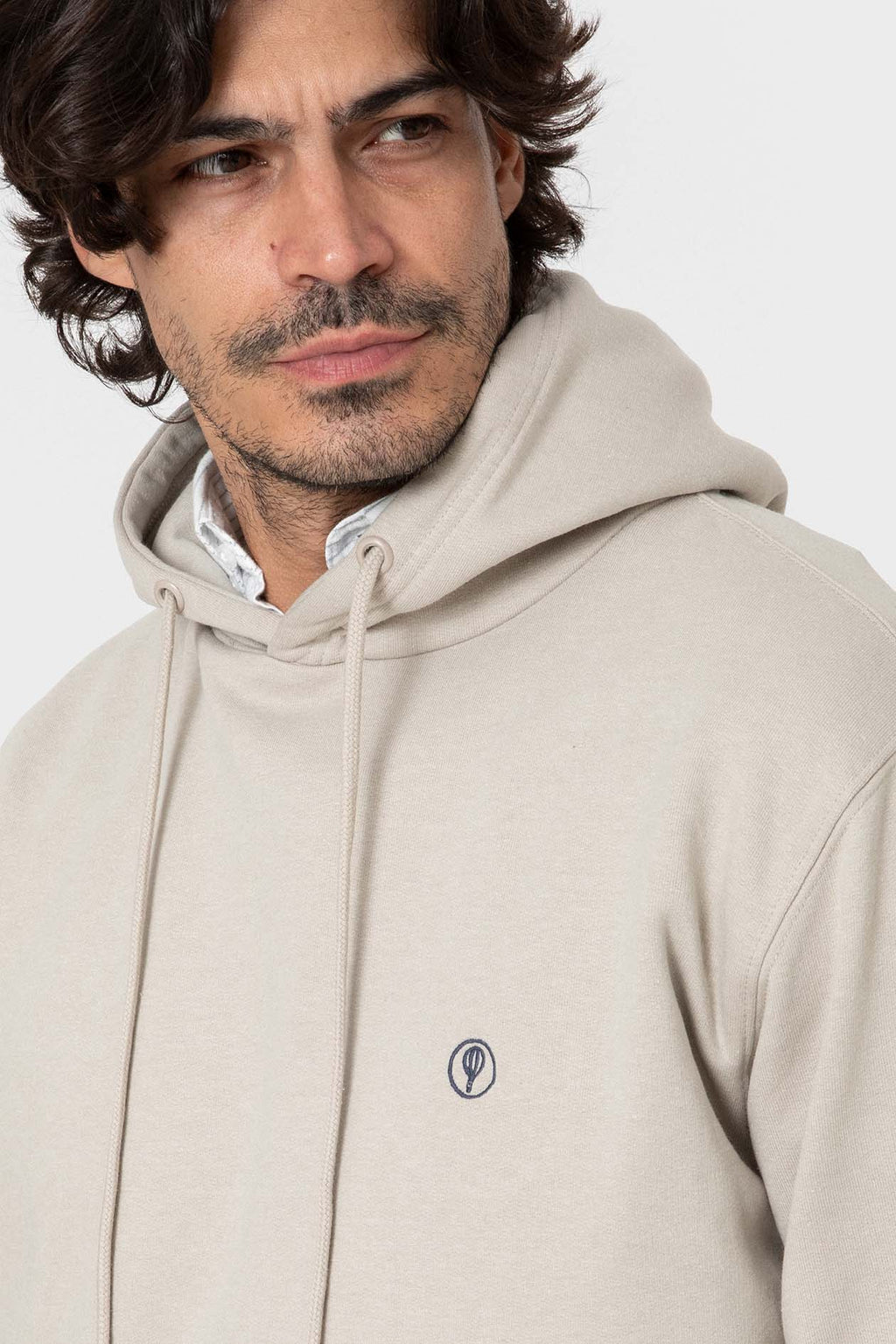 Sudadera beige con capucha y bolsillo canguro para hombre