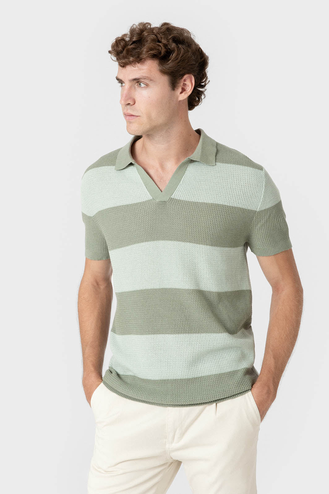 Polo verde de punto canalé panelado para hombre