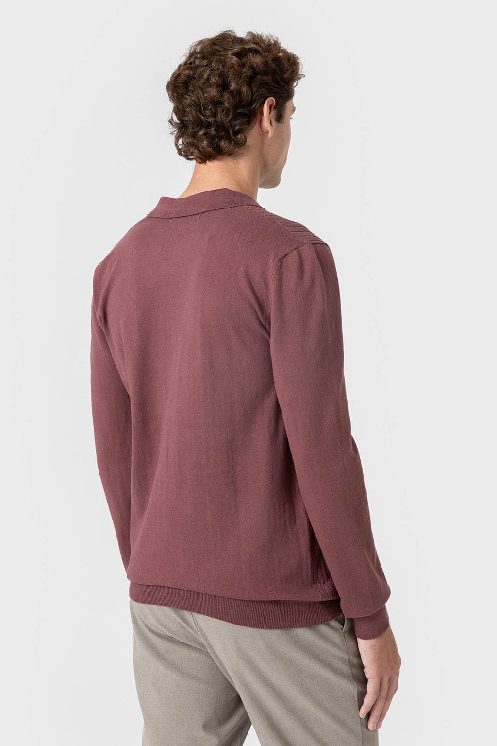 Jersey burdeos de hombre con cuello polo sin botones