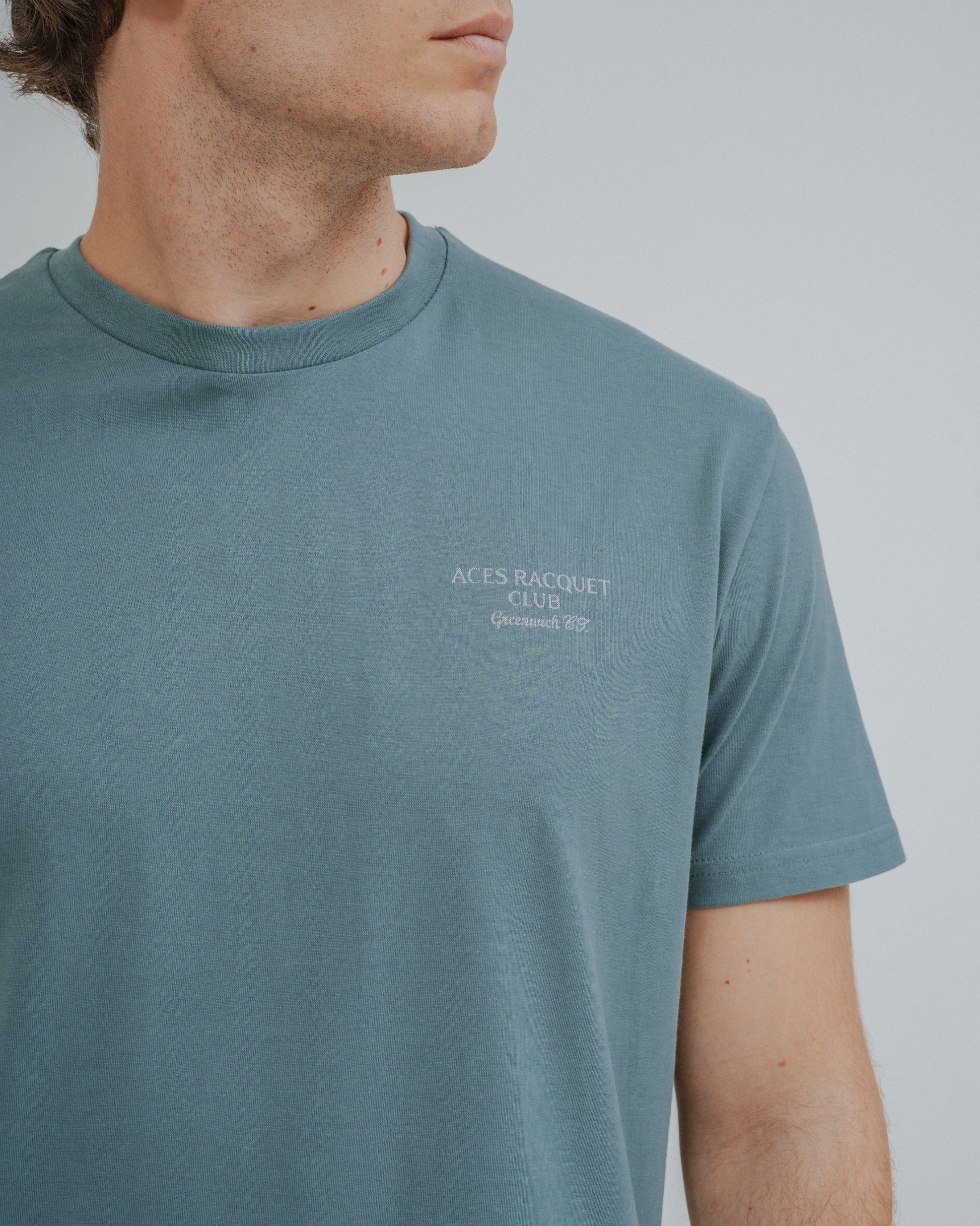 Camiseta verde con estampado gráfico en la espalda para hombre