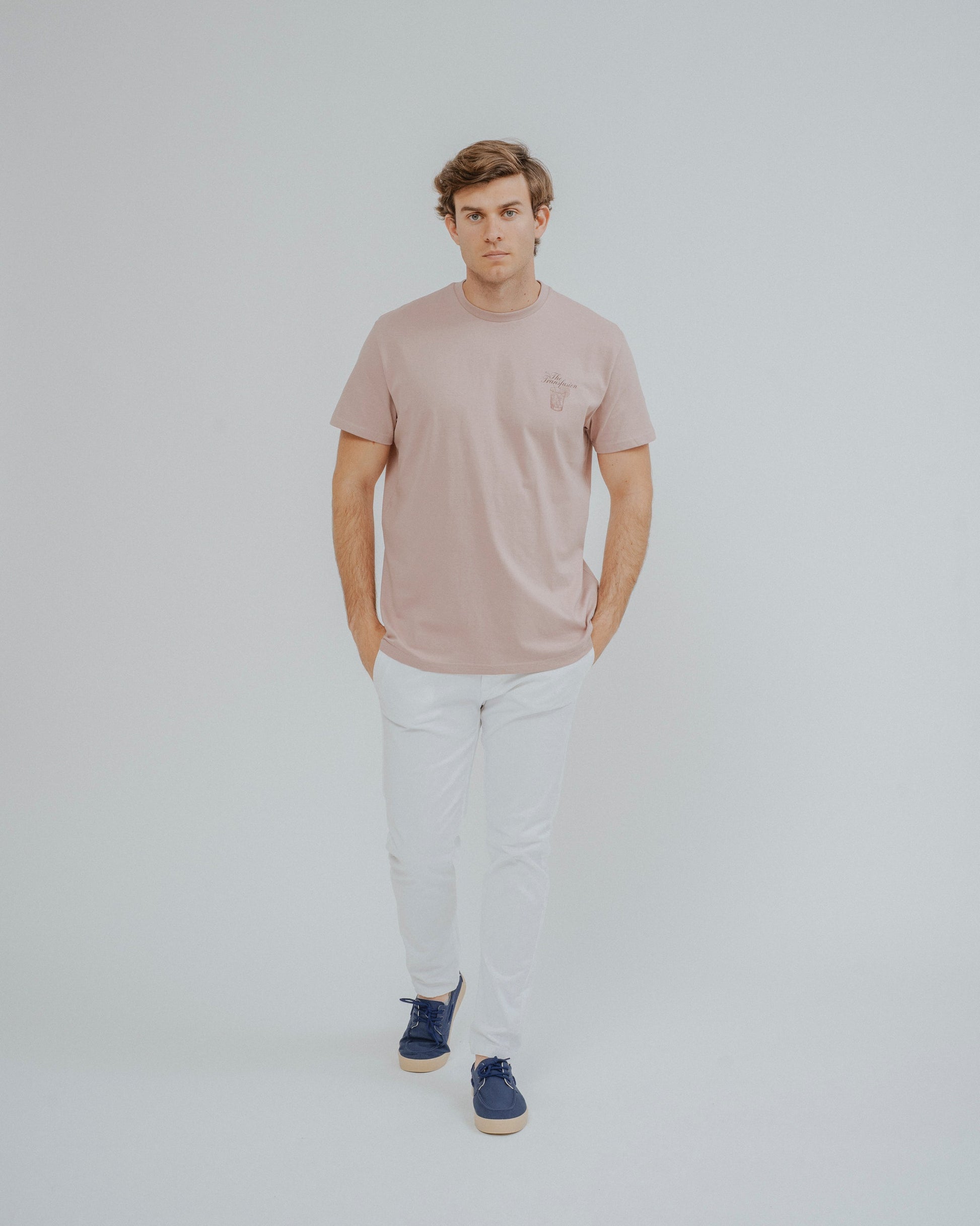 Camiseta rosa nude para hombre con estampado trasero Transfusion Edition