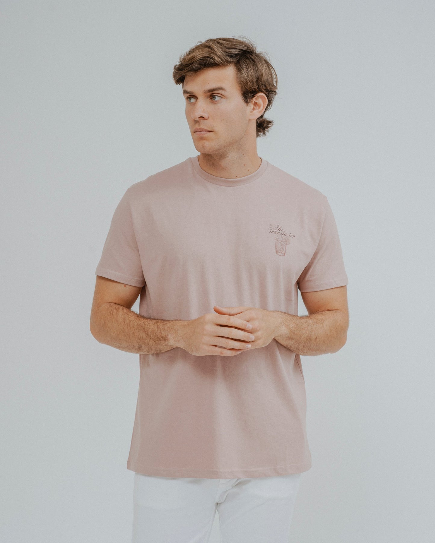 Camiseta rosa nude para hombre con estampado trasero Transfusion Edition