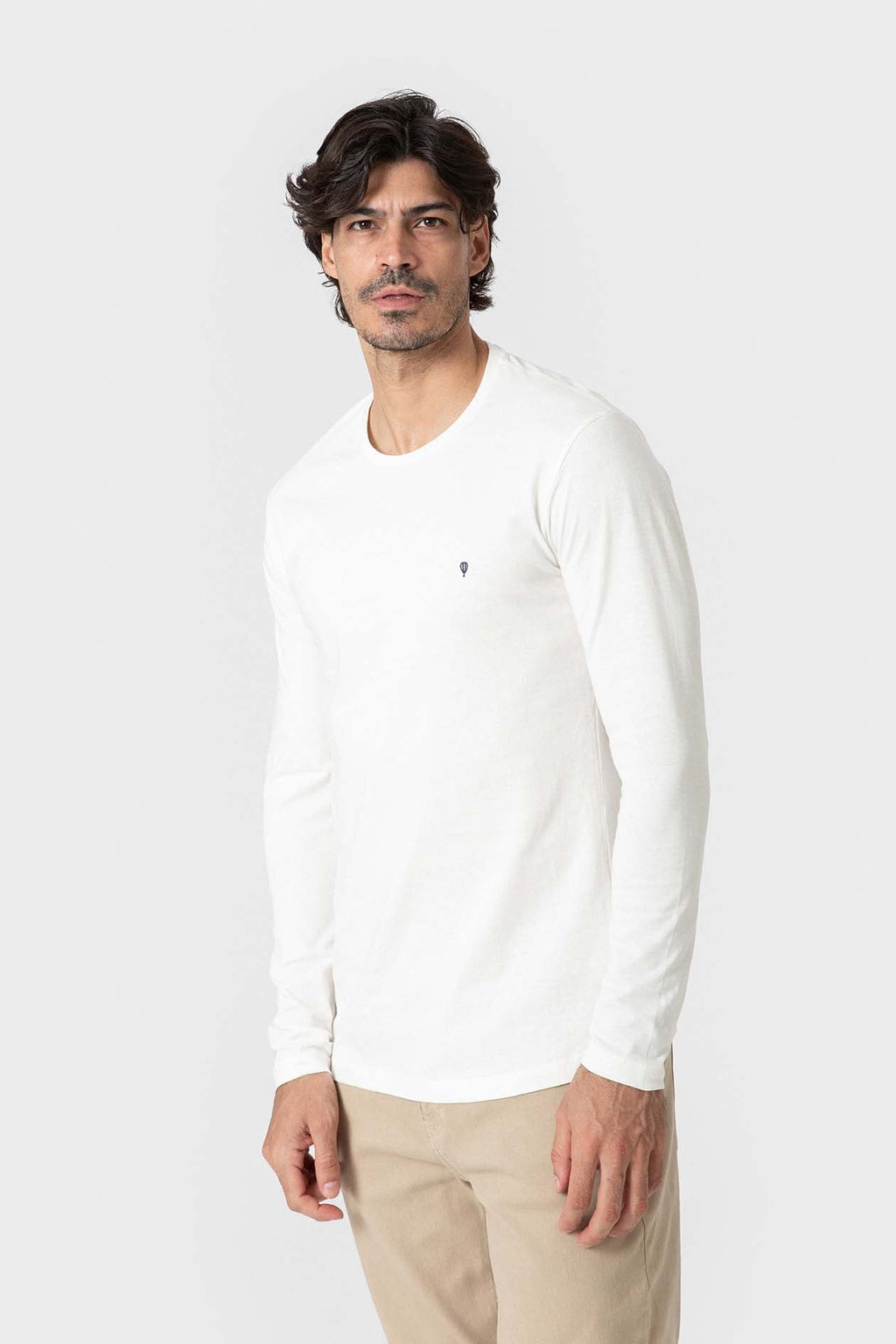 Camiseta blanca de algodón de hombre con manga larga y logo