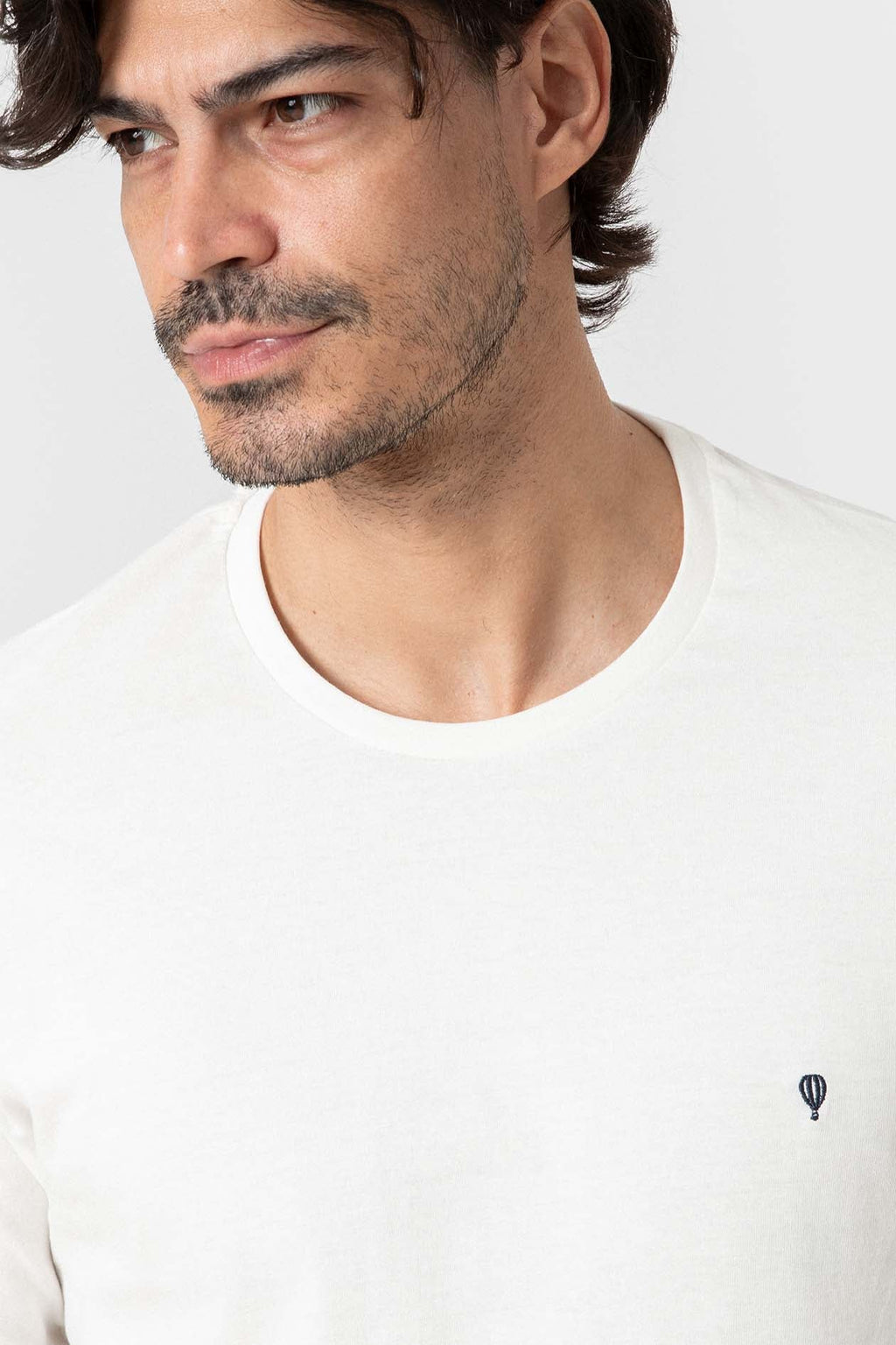 Camiseta blanca de algodón de hombre con manga larga y logo