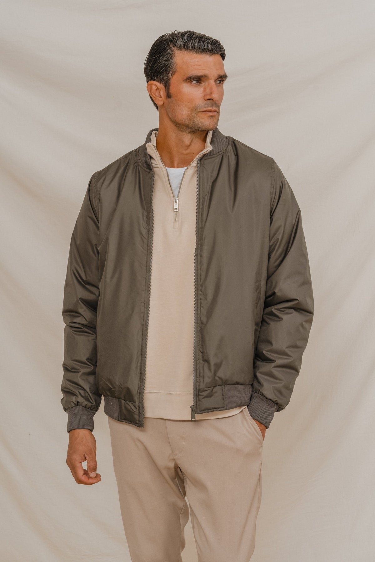 Cazadora Bomber Verde de Corte Slim para Hombre