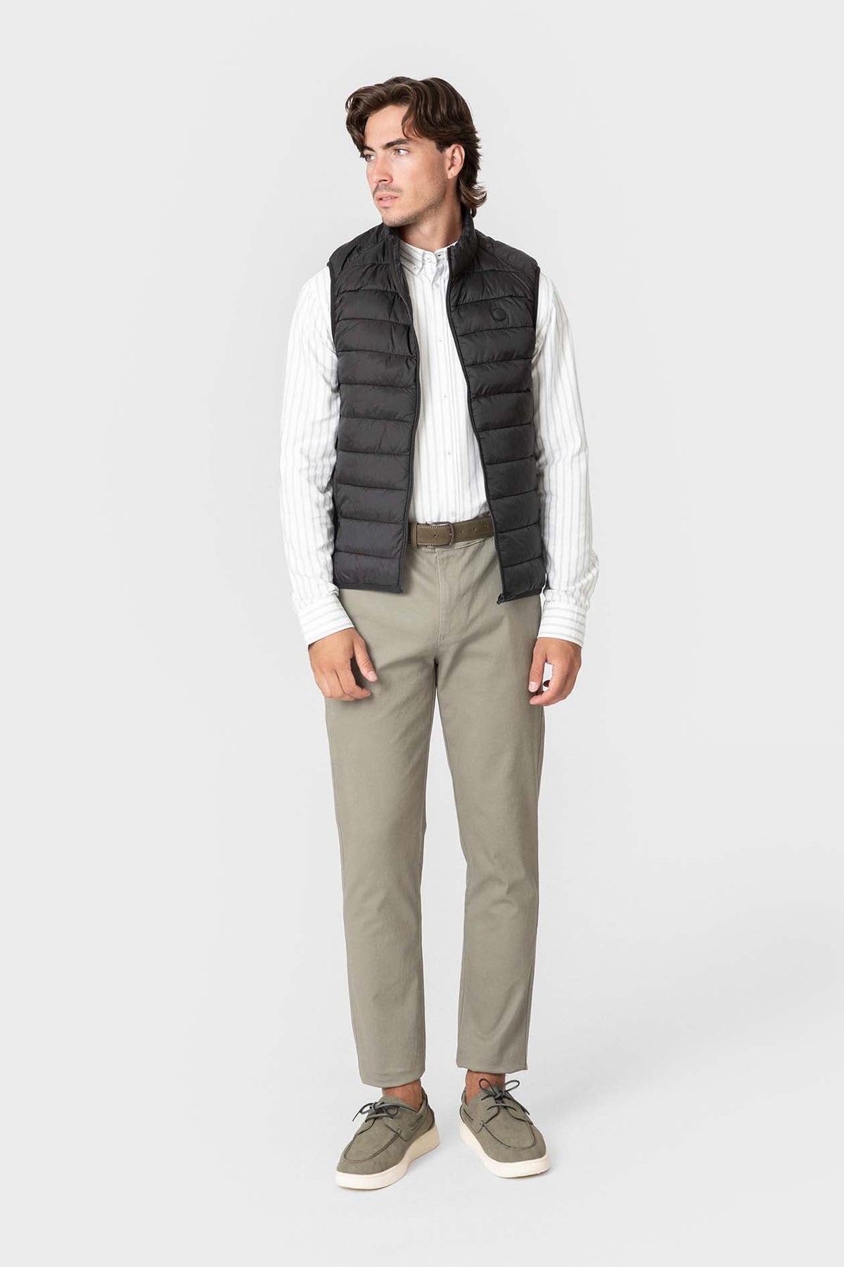 Chaleco Acolchado Negro para Hombre con Cuello Alto