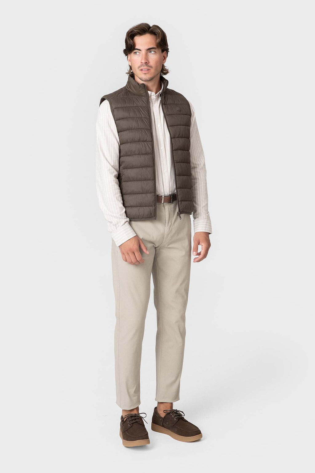 Chaleco Acolchado Marrón para Hombre con Cuello Alto