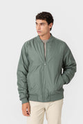 Cazadora bomber verde de hombre con corte slim y cremallera