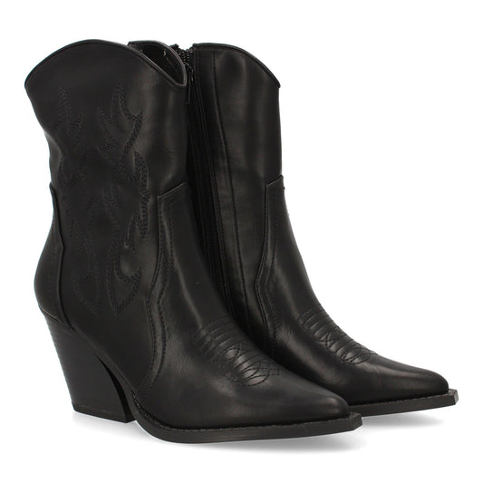 Botín campero negro de mujer con bordados, tacón cómodo y cierre de cremallera, ideal otoño invierno.