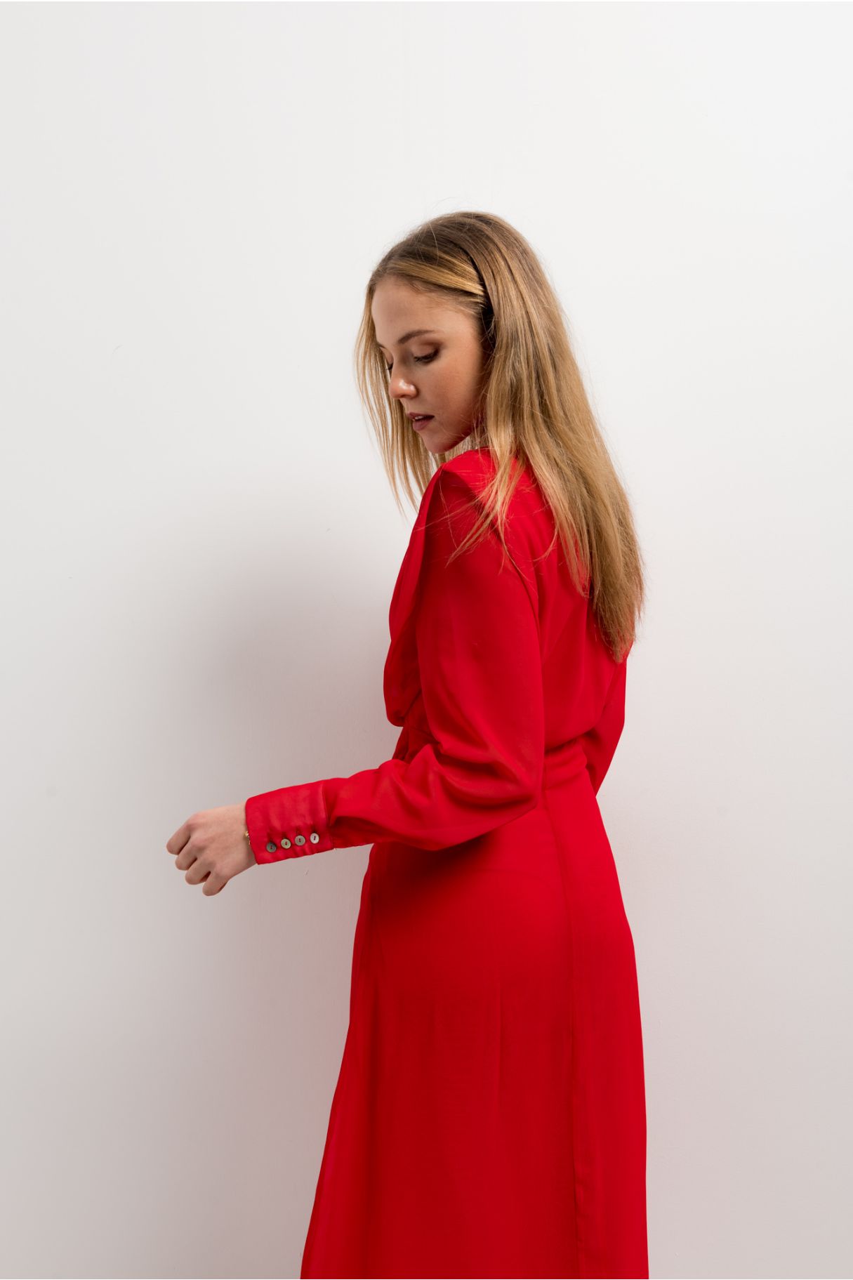 Vestido midi gasa color rojo, vestidos largos rojos para mujer, vestido de ceremonia rojo para mujer de Emerola  & Co