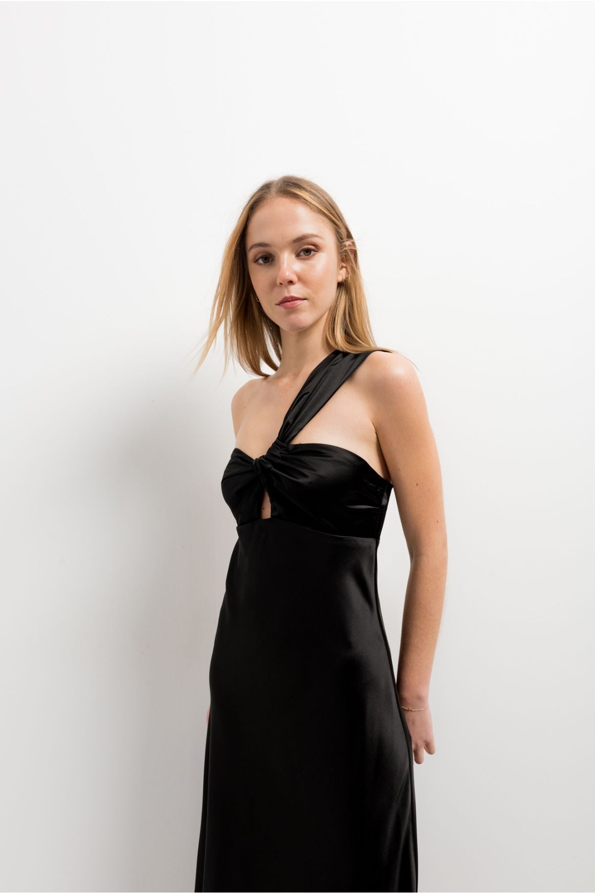 Vestido midi asimétrico de color negro para mujer, vestido de ceremonia elegante de Emarola & Co