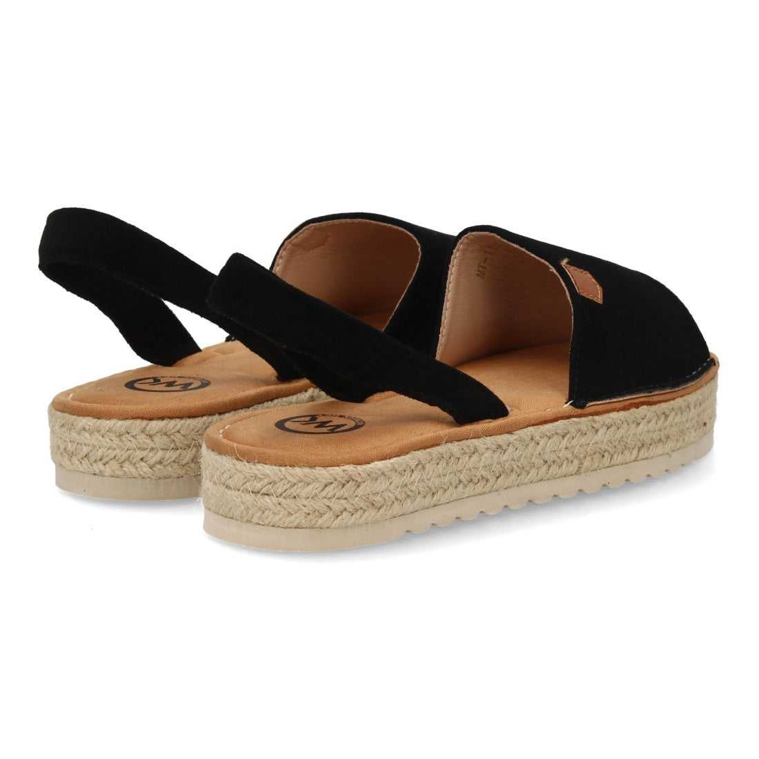 Sandalias menorquinas negras con suela de yute.
