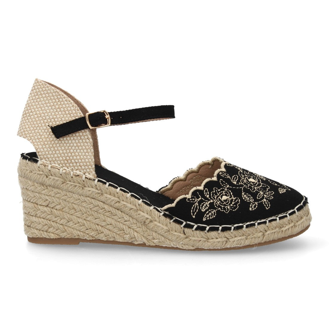 Sandalia negra con bordado de flores y suela de esparto tipo valenciana.