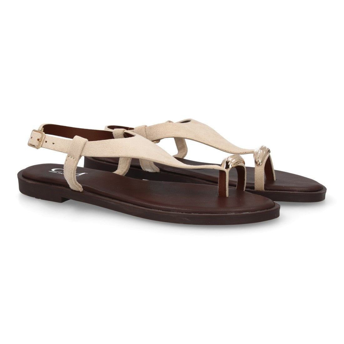 sandalia plana beige minimalista adorno metalico