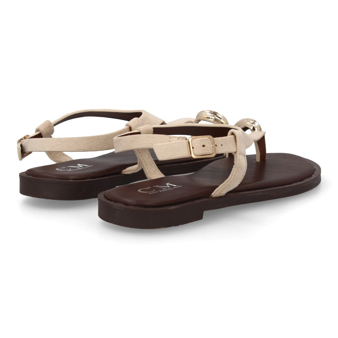 sandalia plana beige minimalista adorno metalico