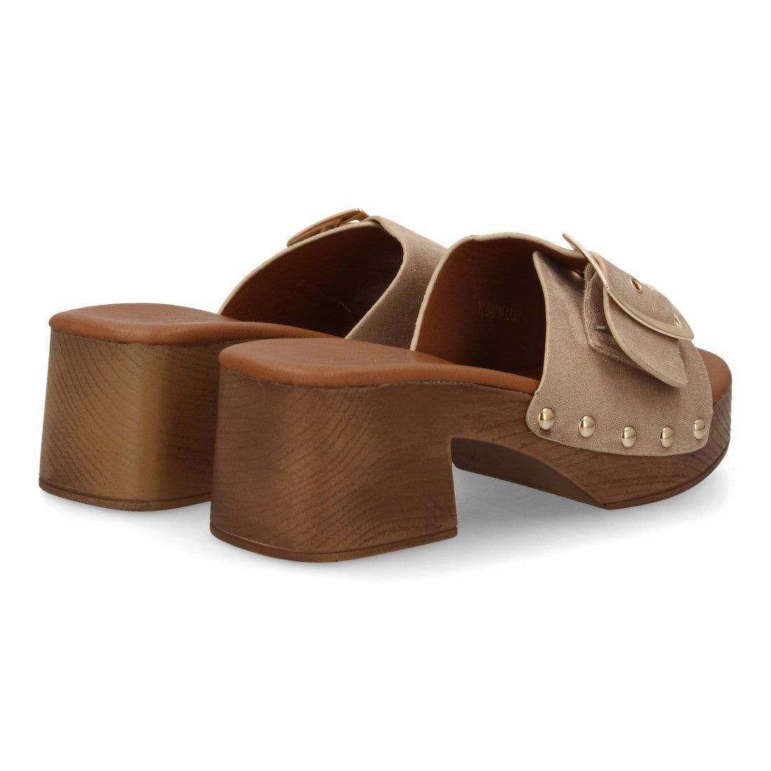 Zueco tacón madera beige tachuelas retro