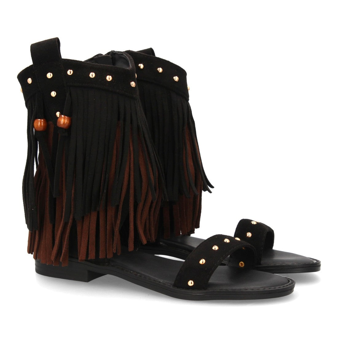 Sandalia negra boho flecos y tachuelas