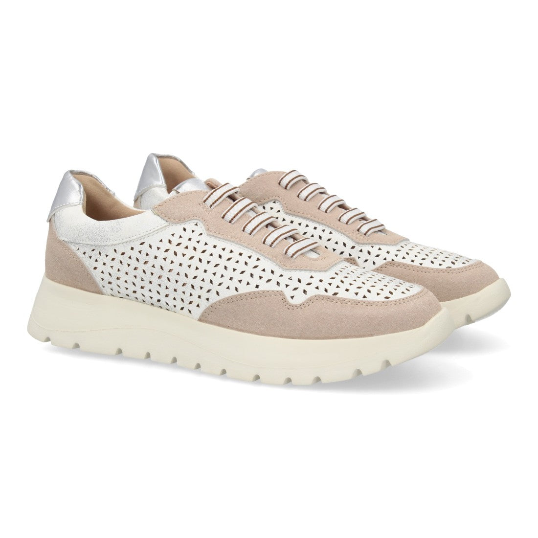 Zapatillas casual slip on mujer taupe diseño calado moderno