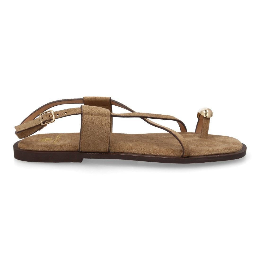 Sandalia plana beige mujer con tira frontal y cierre de hebilla.