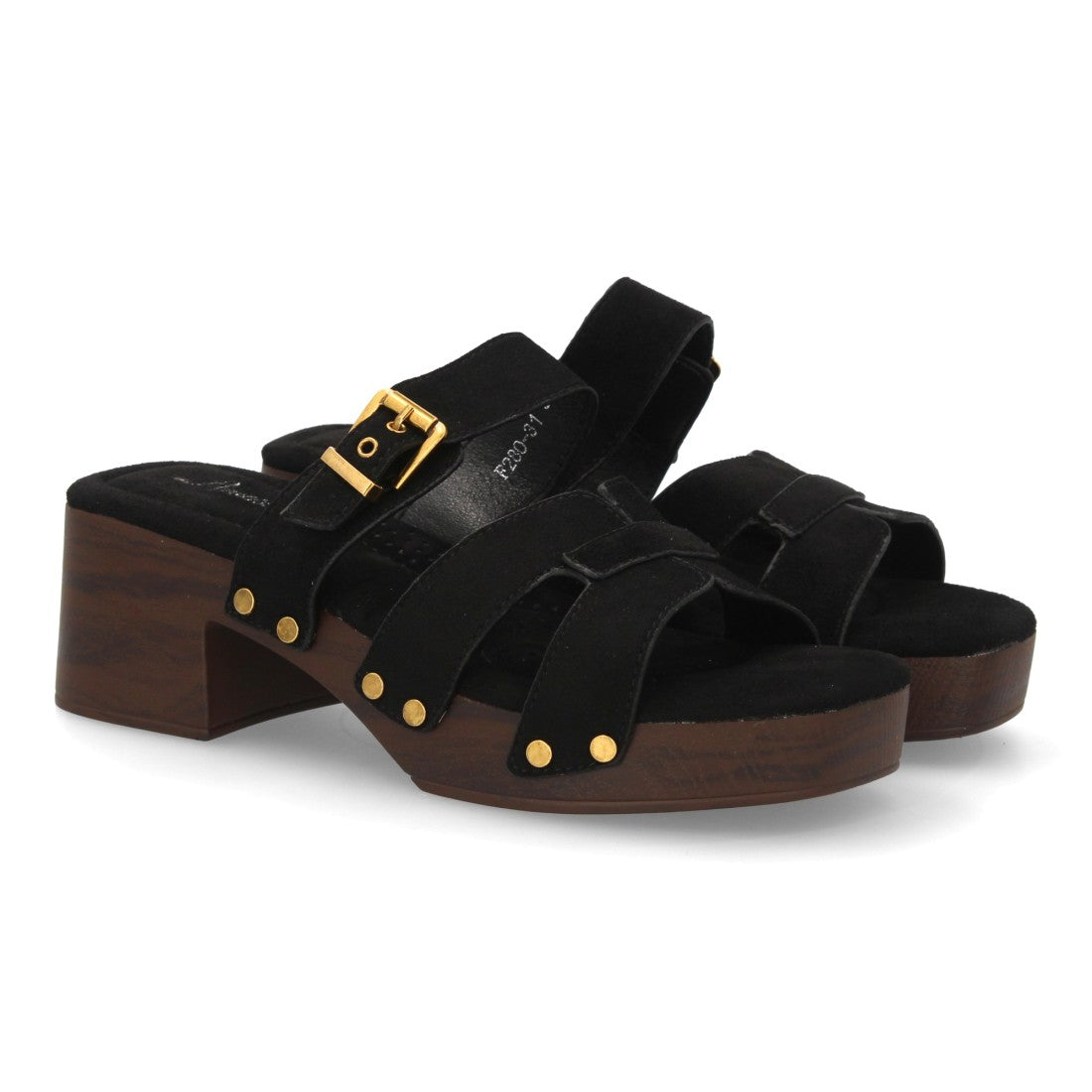 Sandalia negra tiras madera tachuelas mujer