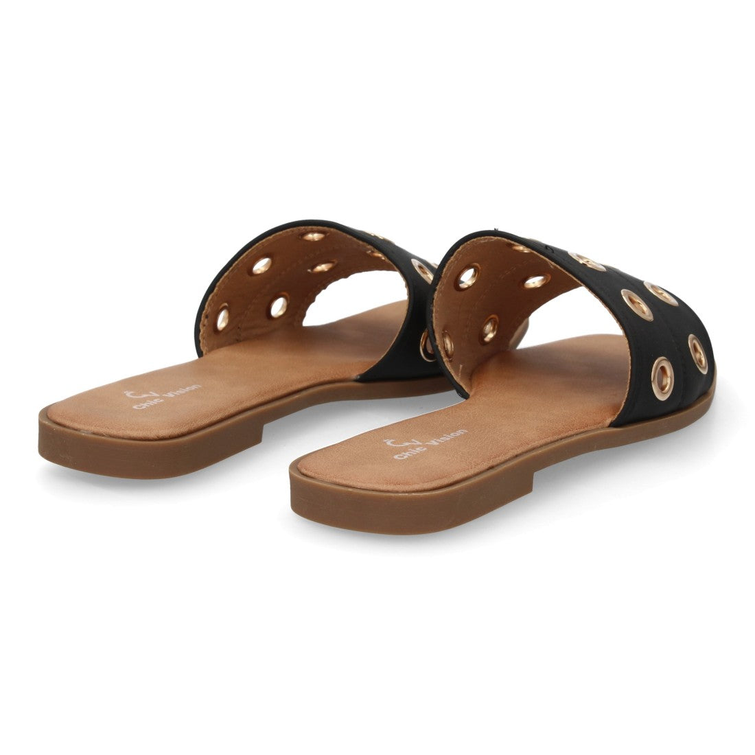 Sandalia tipo pala negra con banda ancha decorada con ojales metálicos.