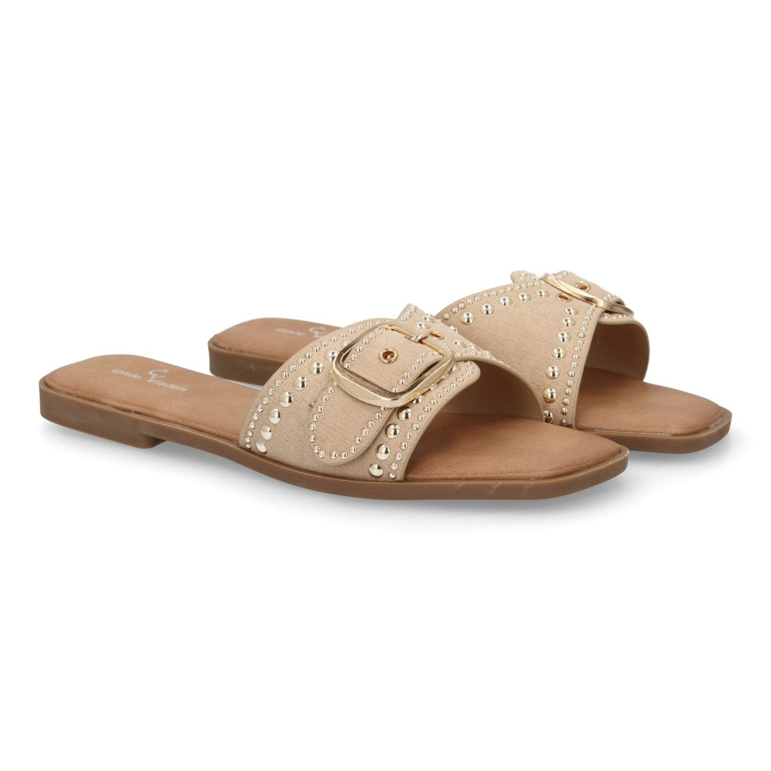 Sandalia plana beige mujer con diseño de tiras entrelazadas.