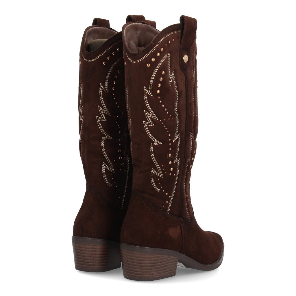 Bota cowboy alta marrón para mujer con bordados étnicos western y tachuelas