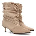 Beige para mujer con caña arrugada y tacón fino de altura media