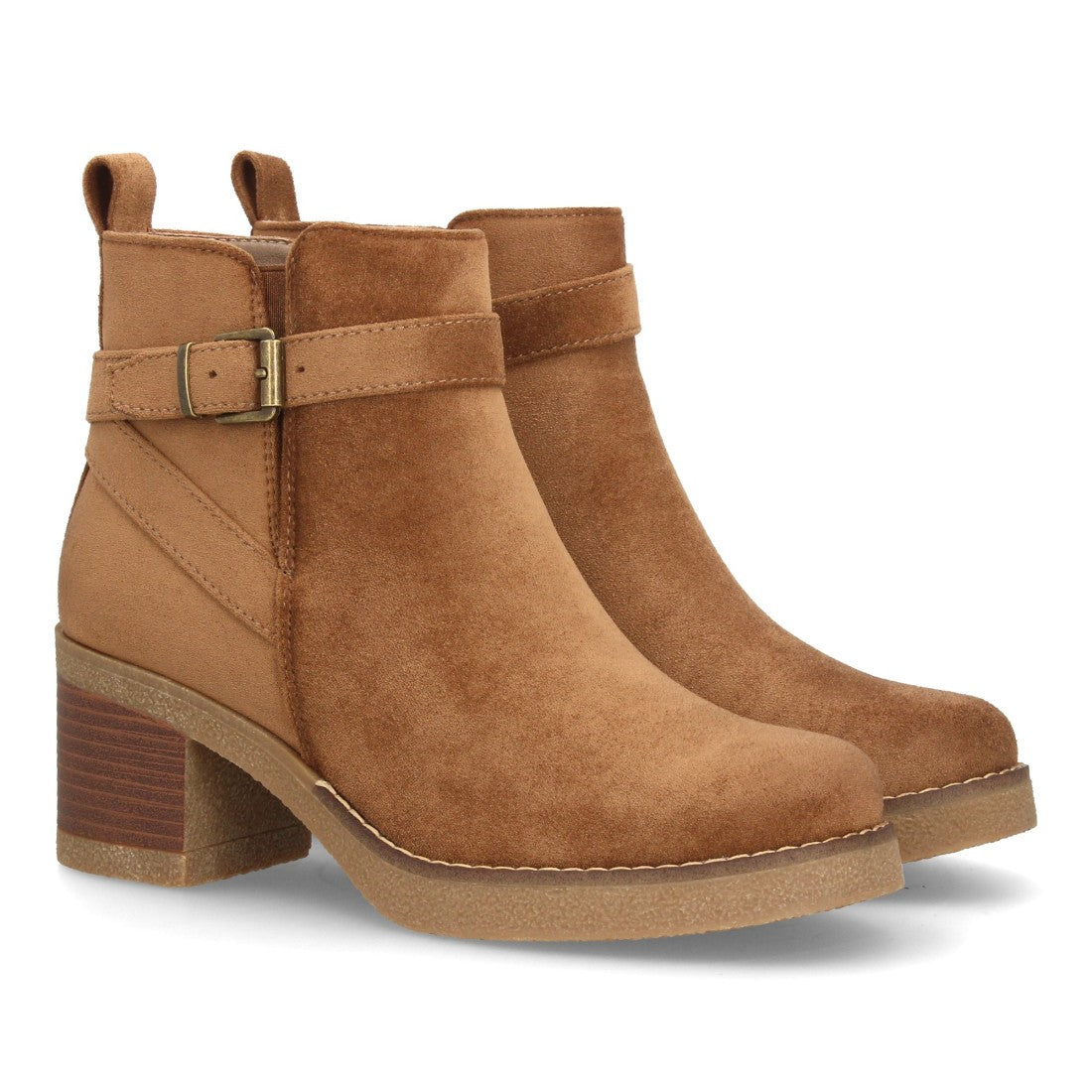 Botines de mujer color camel en ante suave con tira y hebilla metálica decorativa