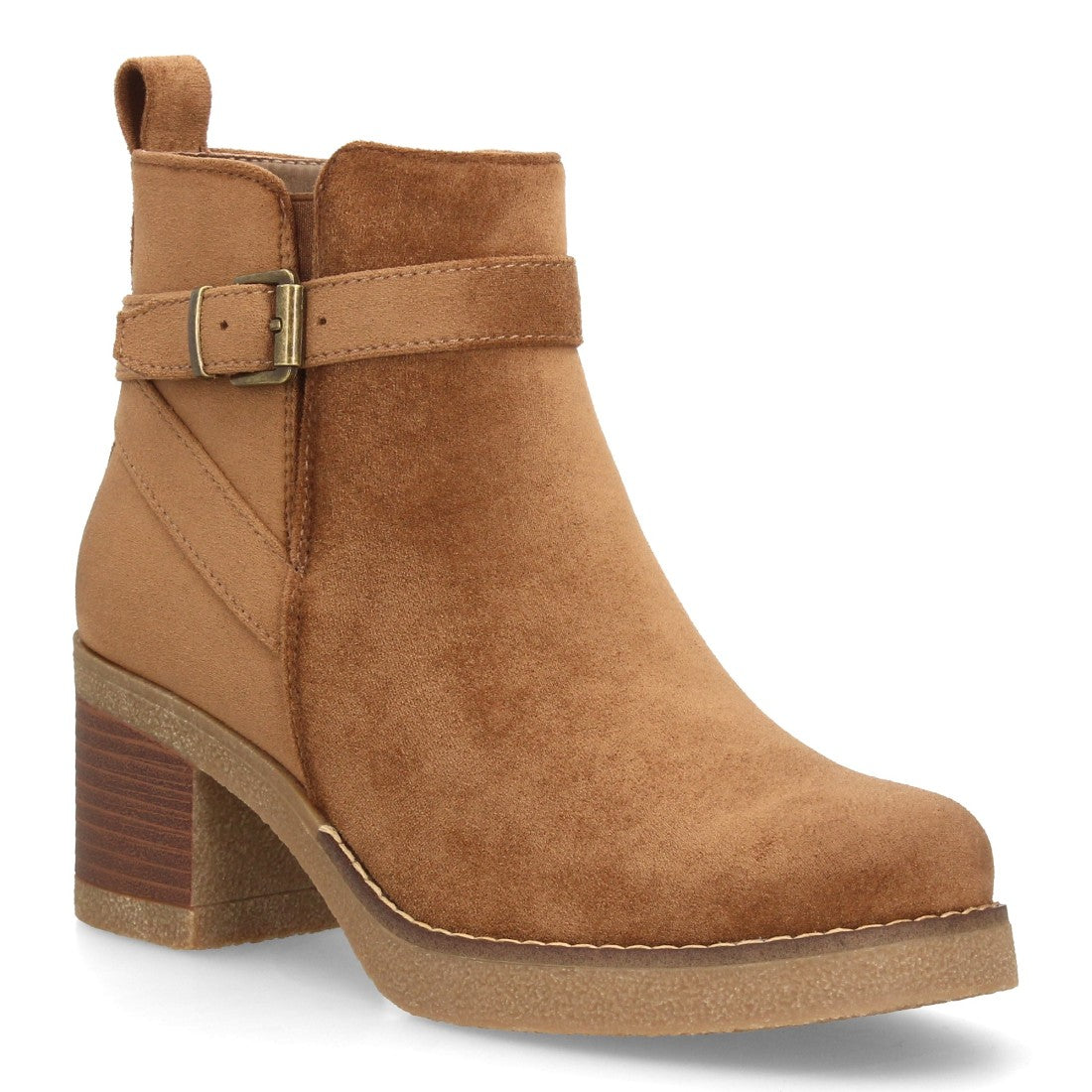 Botines de mujer color camel en ante suave con tira y hebilla metálica decorativa