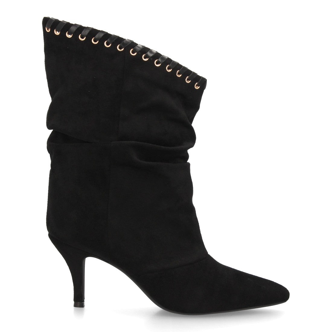 Botas elegantes negras de caña fruncida asimétrica con detalle de ojales y tacón fino