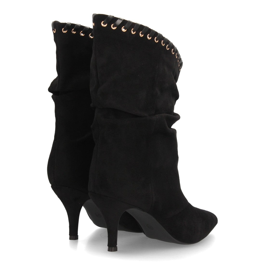 Botas elegantes negras de caña fruncida asimétrica con detalle de ojales y tacón fino