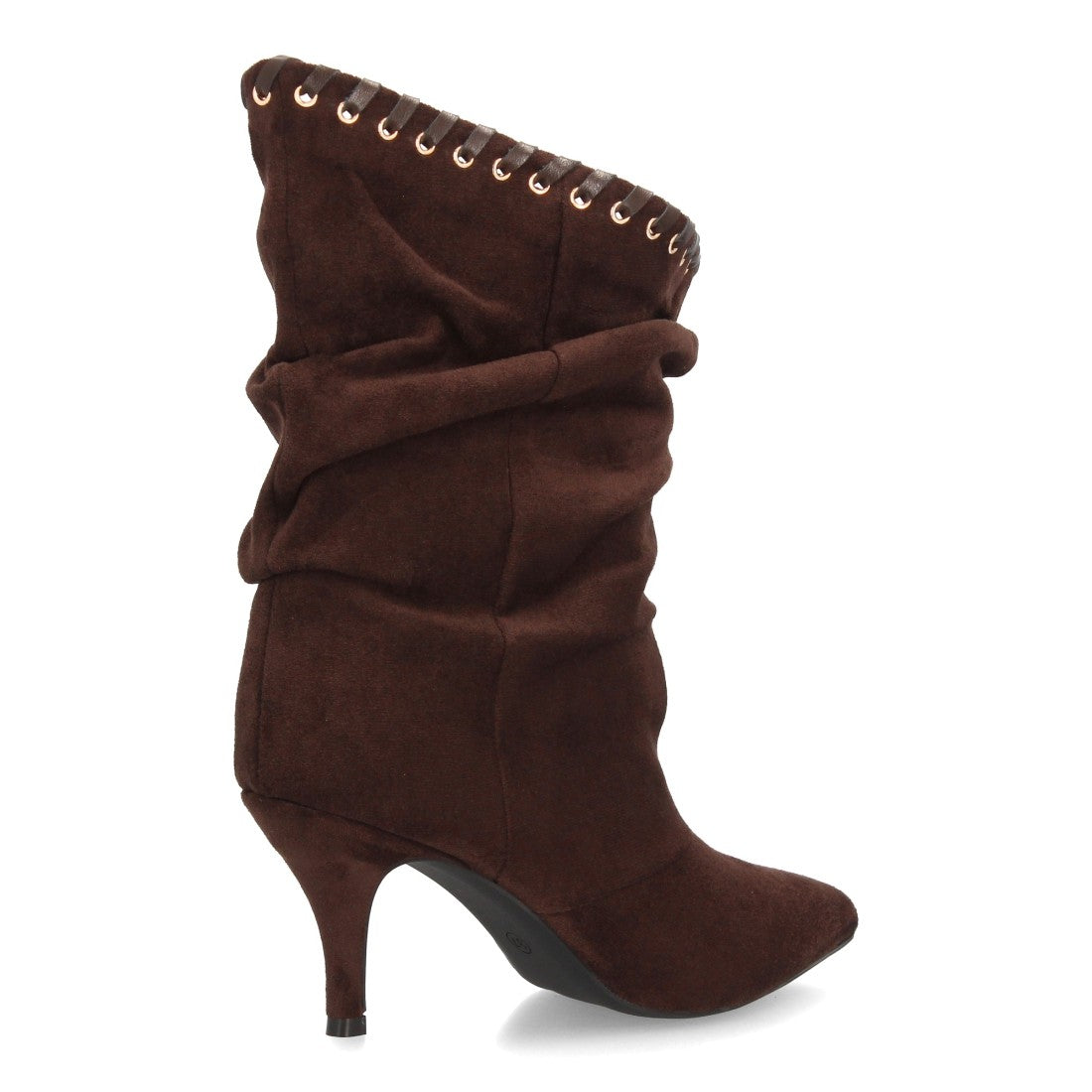 Botas elegantes marrón de caña fruncida asimétrica con ojales metálicos y cinta entrelazada
