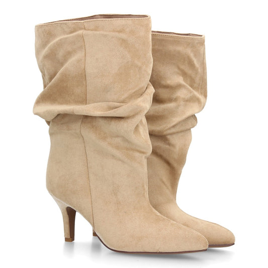 Botas altas de mujer en color kaki con diseño fruncido, efecto ante y tacón fino