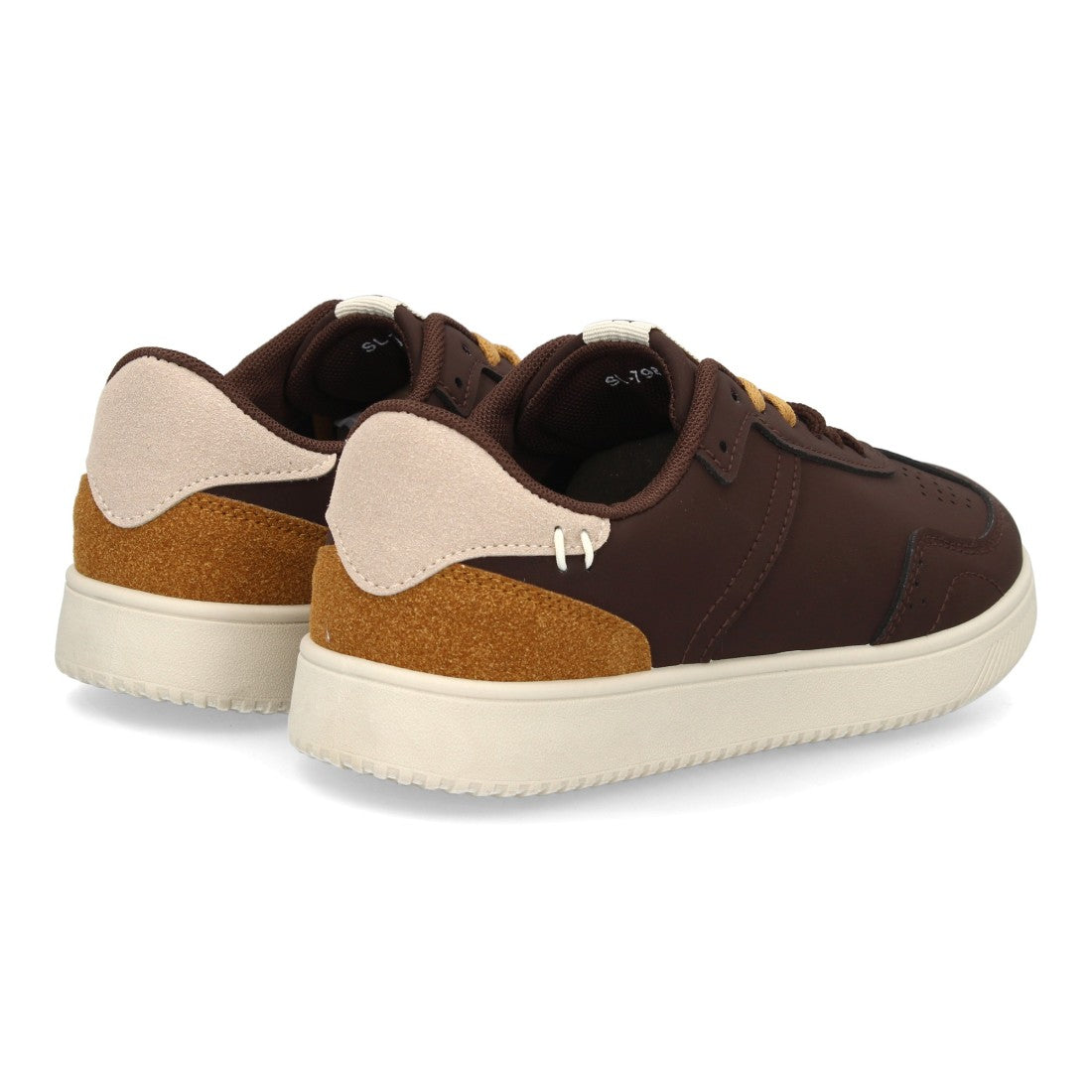 Zapatillas barefoot casuales en color marrón con suela plana respetuosa zero drop